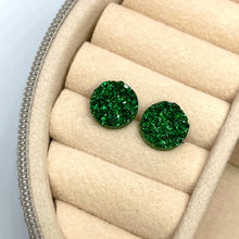 Load image into Gallery viewer, 10mm Emerald Shimmer Druzy Studs