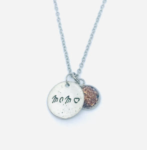 “Mom ❤️“ Necklace (Stainless Steel)