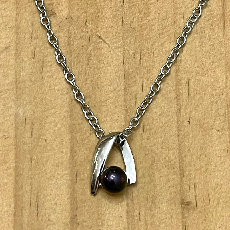 Black Freshwater Pearl Arch Necklace (Stainless Steel)