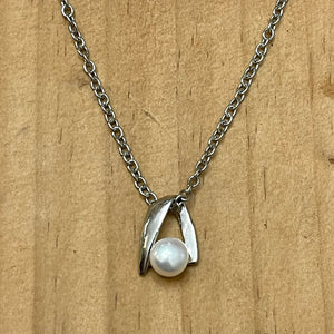 White Freshwater Pearl Arch Necklace (Stainless Steel)
