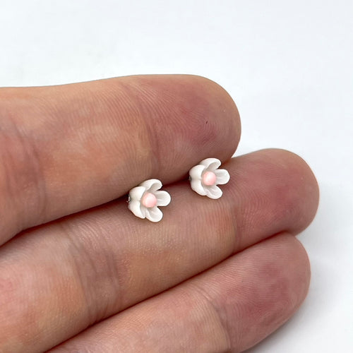 Forget-Me-Not Studs in Vanilla (Surgical Steel)