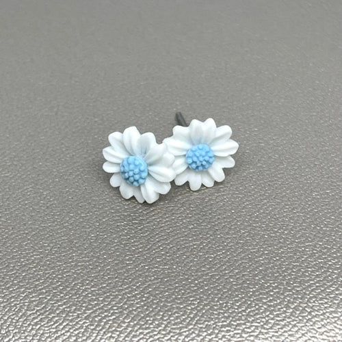 White Daisy Studs