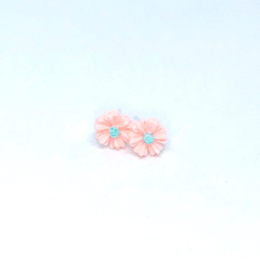 Chrysanthemum Studs in Cotton Candy (No Metal)